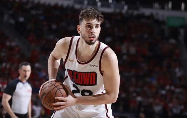 kaiyun-从从容容游刃有余！揭幕战轰39分 申京再度进化