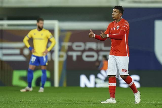 开运体育官网-泰山重组洋枪团克雷桑+1？葡超前锋最快三月底启程