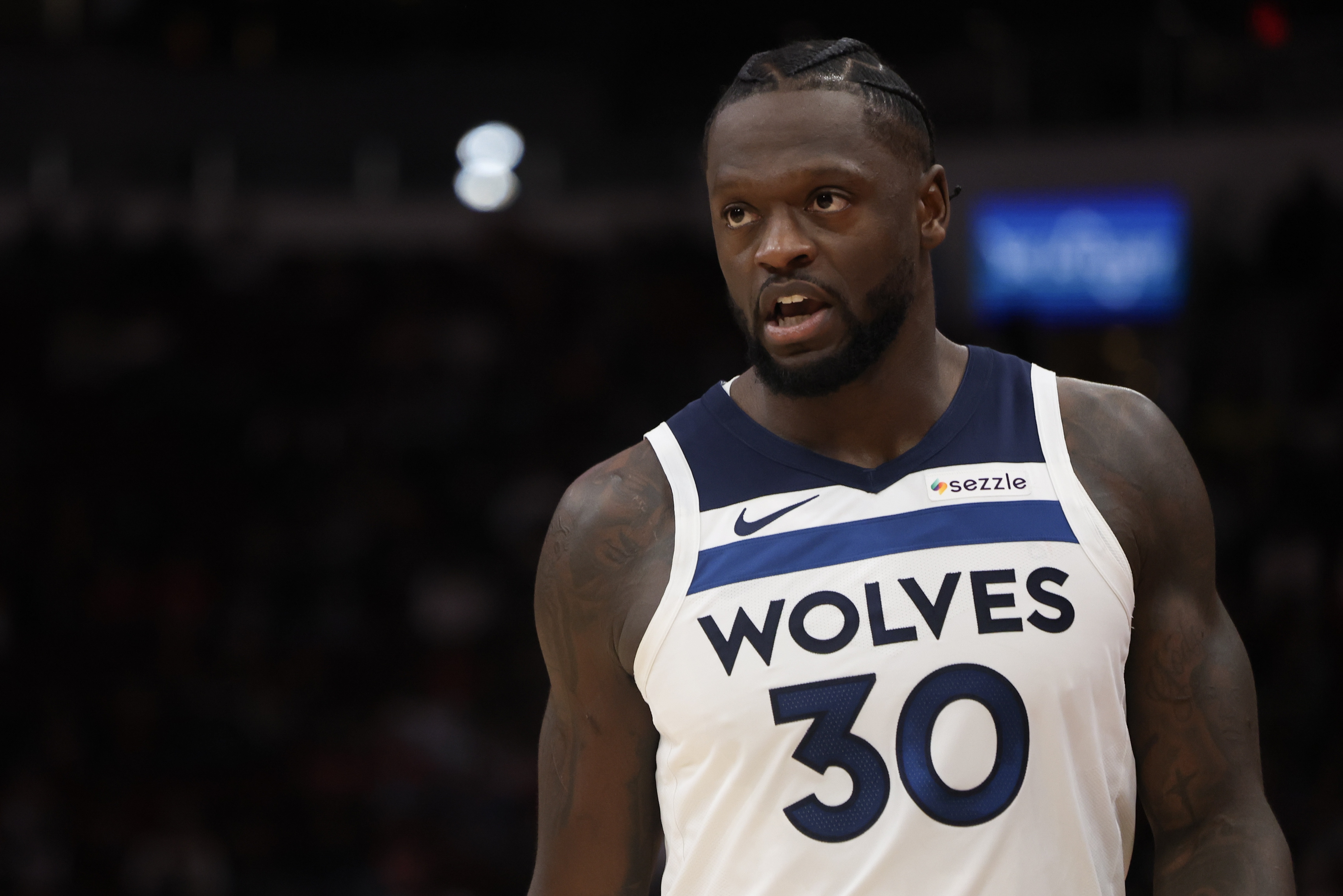 kaiyun体育-兰德尔出战23分钟 15中7&amp;三分6中1拿18分7板2助 出现6失误