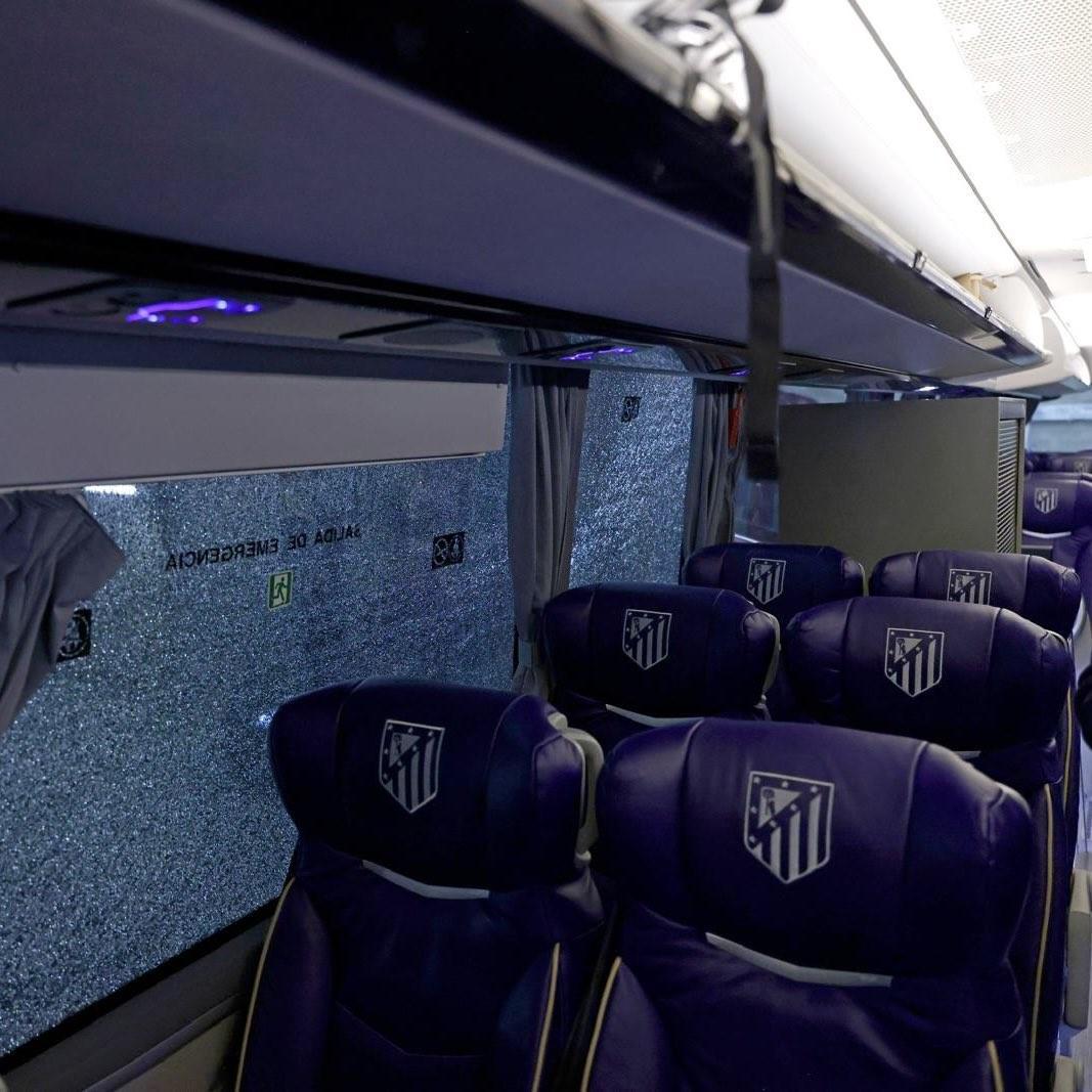 开云体育下载-马竞晒大巴被砸照片并圈NASA：今晚我们也见到了月亮的背面